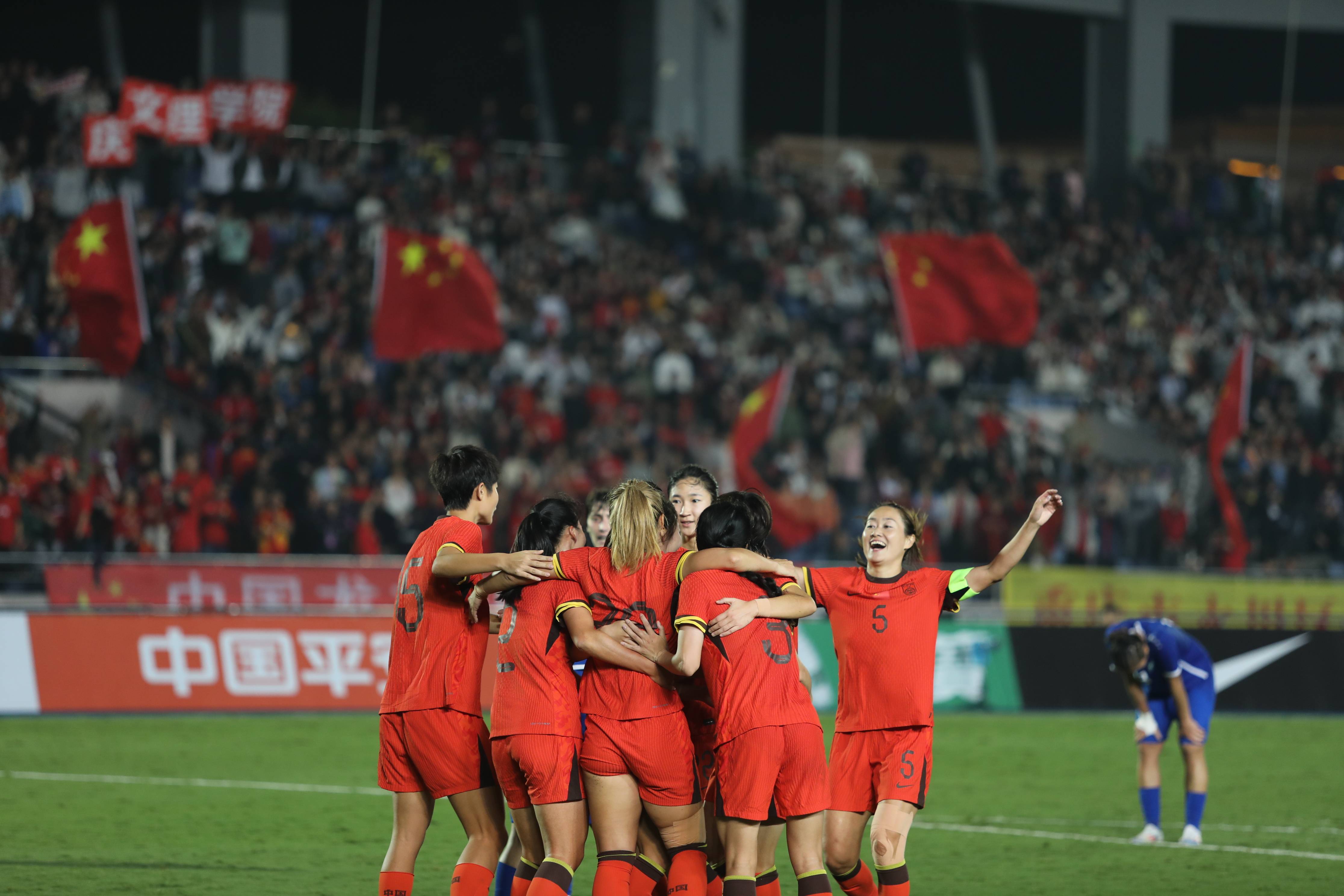 ld乐动体育官网-关于进球瞬间！女足比赛现场火爆的信息
