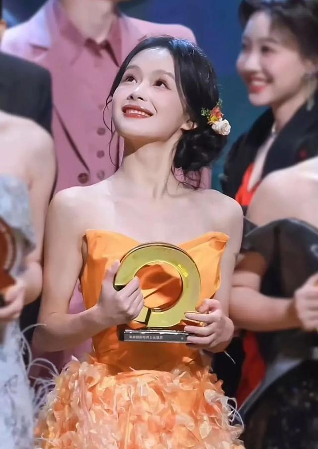 利奥内西球员表现不佳，受到质疑的简单介绍