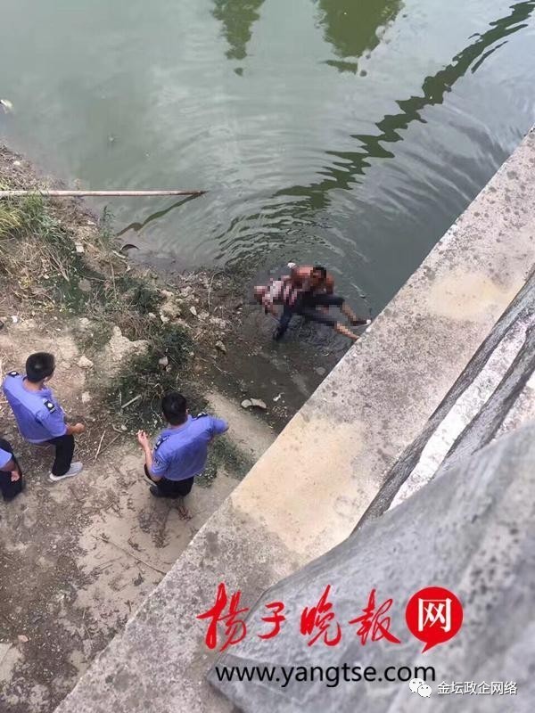 乐动健身器材租赁app-乌迪内齐摔倒，表示警方应该进行调查